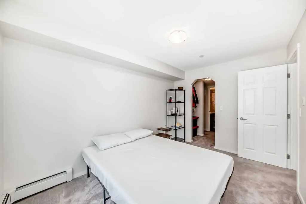 279 Copperpond Common SE Calgary AB T2Z 1J5