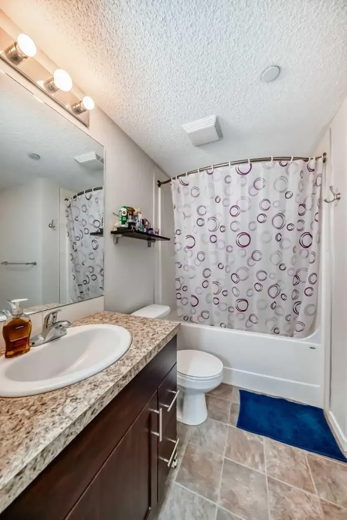 279 Copperpond Common SE Calgary AB T2Z 1J5