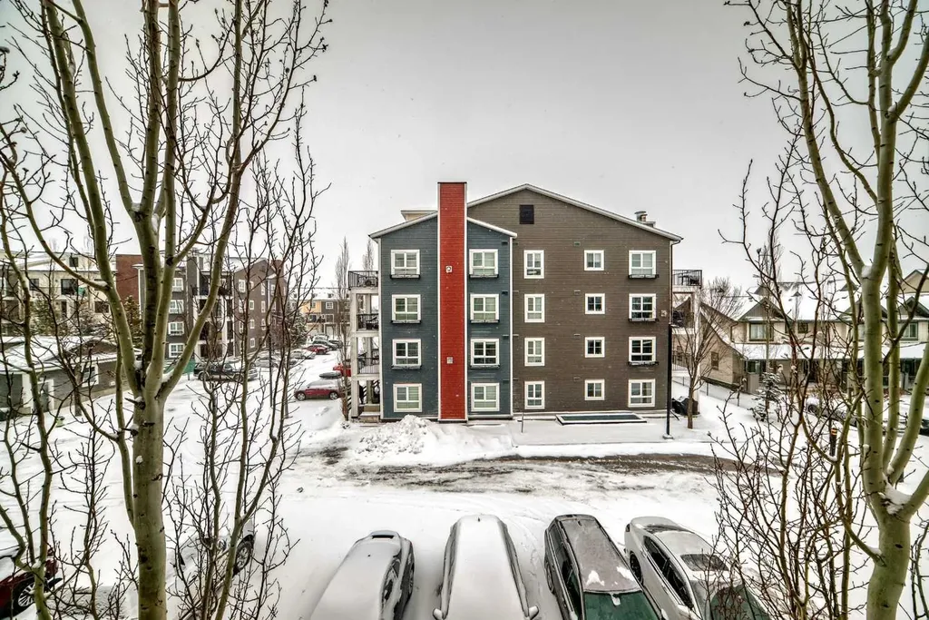 279 Copperpond Common SE Calgary AB T2Z 1J5