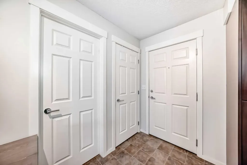 279 Copperpond Common SE Calgary AB T2Z 1J5