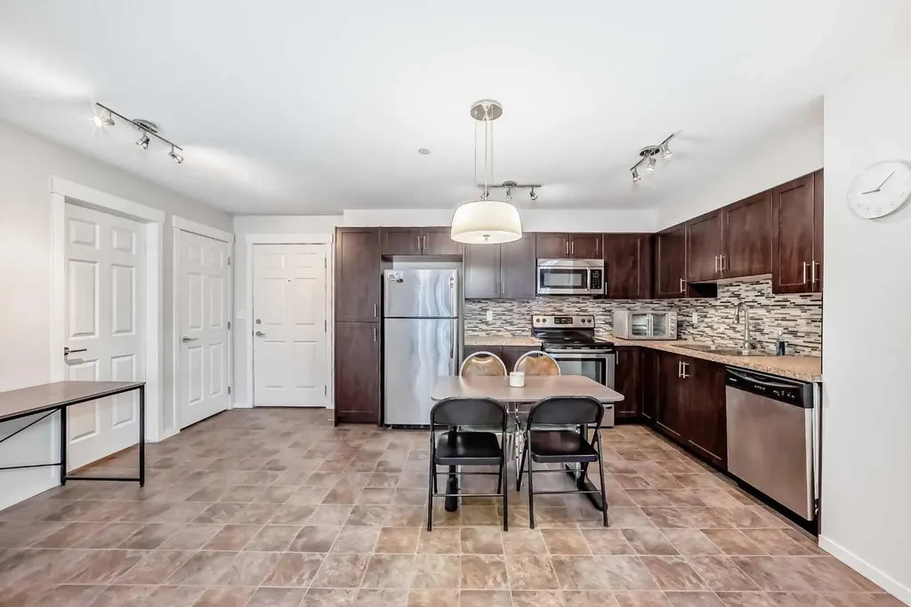 279 Copperpond Common SE Calgary AB T2Z 1J5
