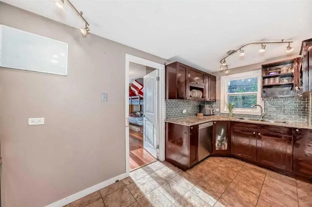 3511 15 Street SW Calgary AB T2T 4A4