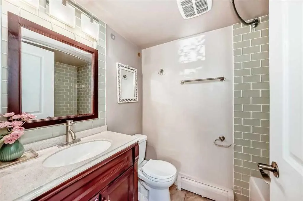 3511 15 Street SW Calgary AB T2T 4A4
