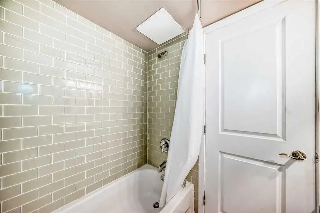 3511 15 Street SW Calgary AB T2T 4A4