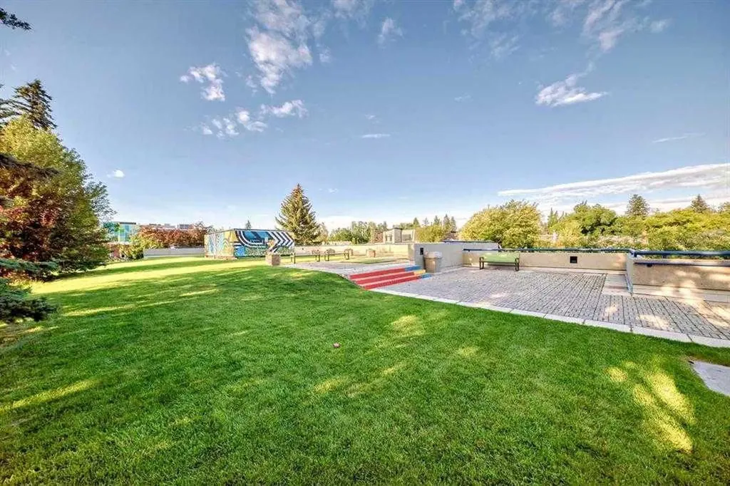 3511 15 Street SW Calgary AB T2T 4A4