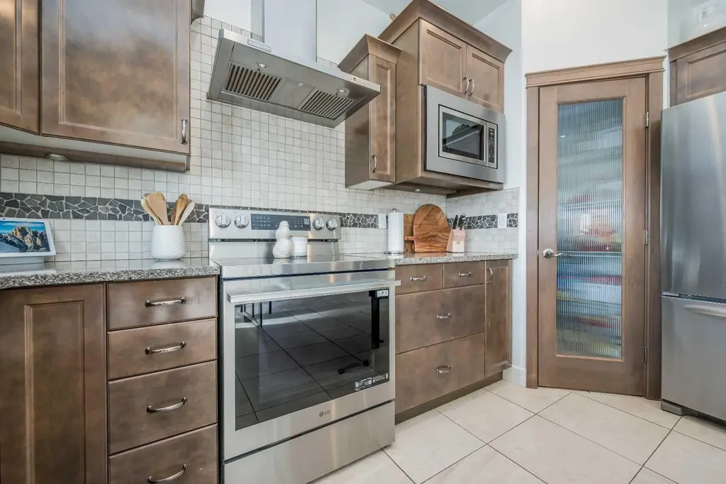 8649 118 Avenue Grande Prairie AB T8X 0H4