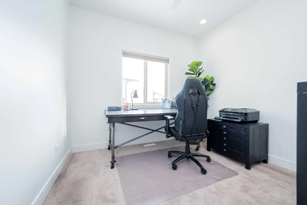 8649 118 Avenue Grande Prairie AB T8X 0H4