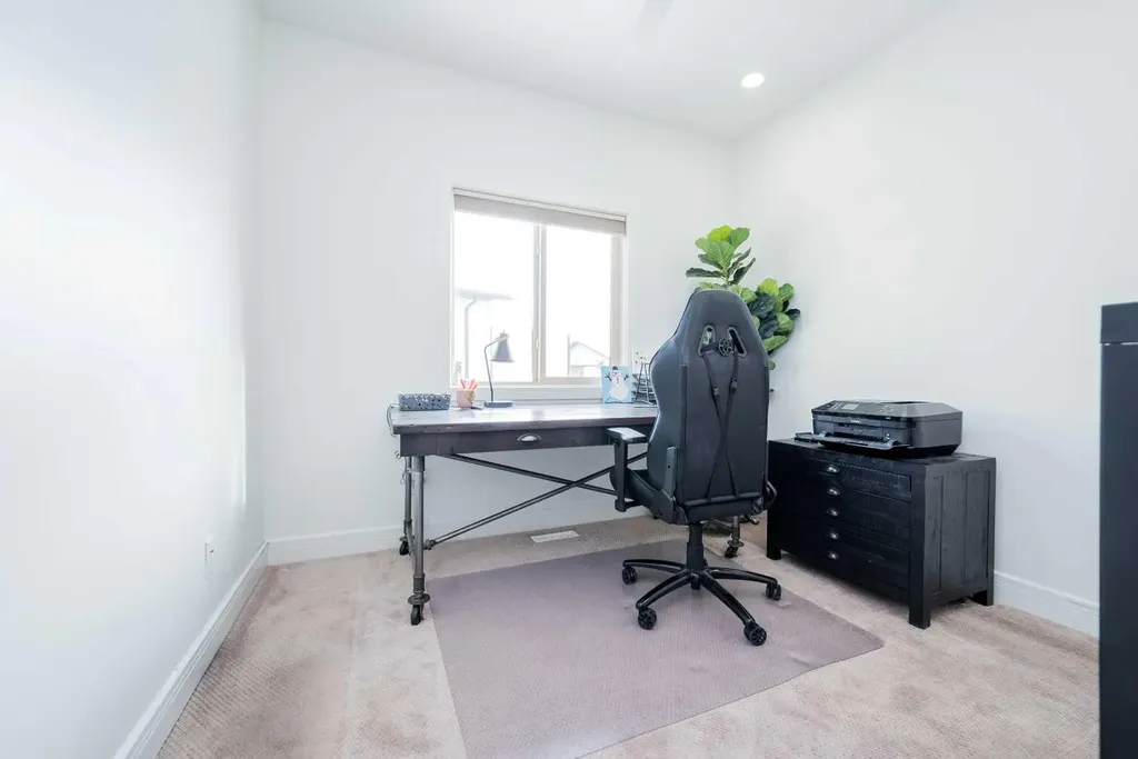 8649 118 Avenue Grande Prairie AB T8X 0H4