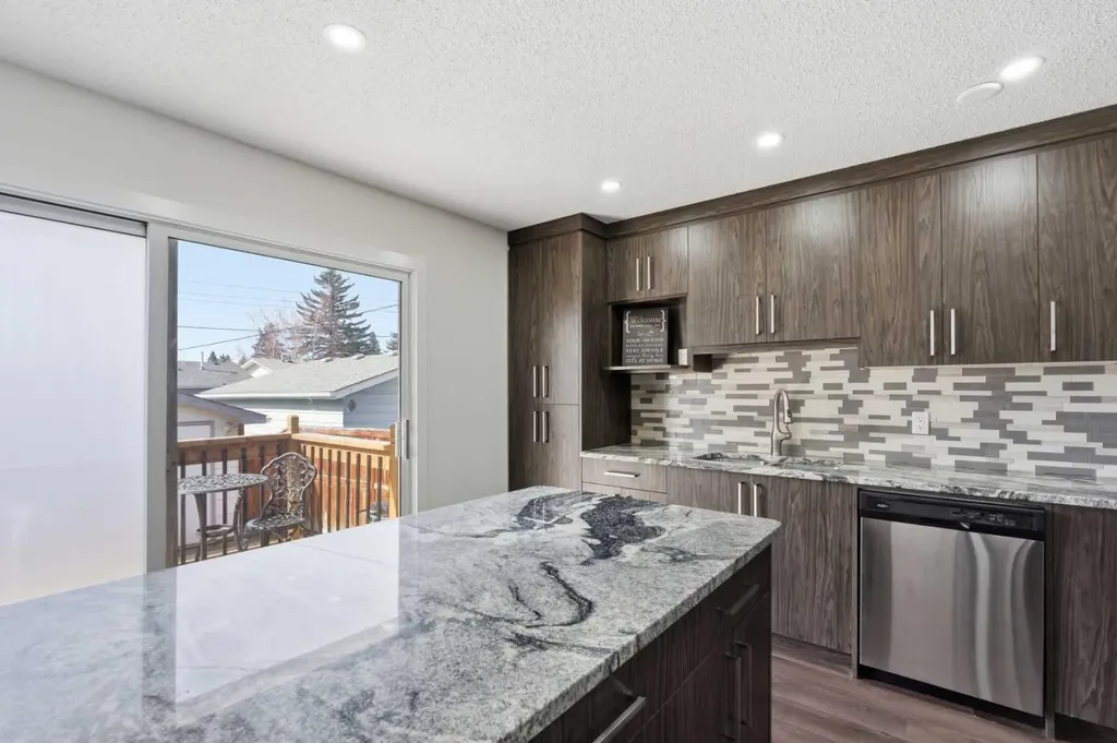 263 Doverview Crescent SE Calgary AB T2B1Y7
