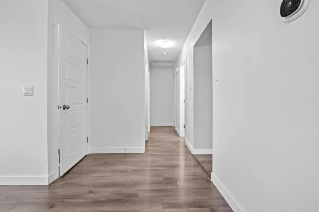 263 Doverview Crescent SE Calgary AB T2B1Y7