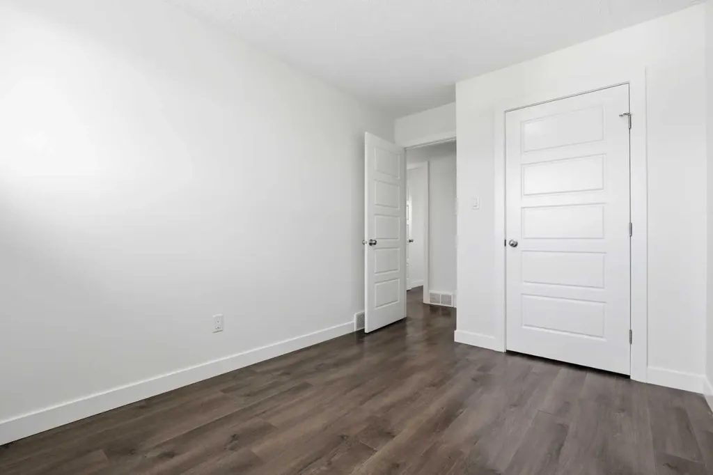 263 Doverview Crescent SE Calgary AB T2B1Y7