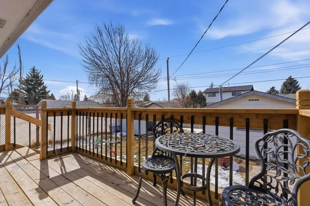 263 Doverview Crescent SE Calgary AB T2B1Y7