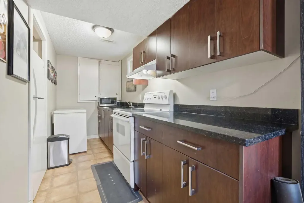 263 Doverview Crescent SE Calgary AB T2B1Y7