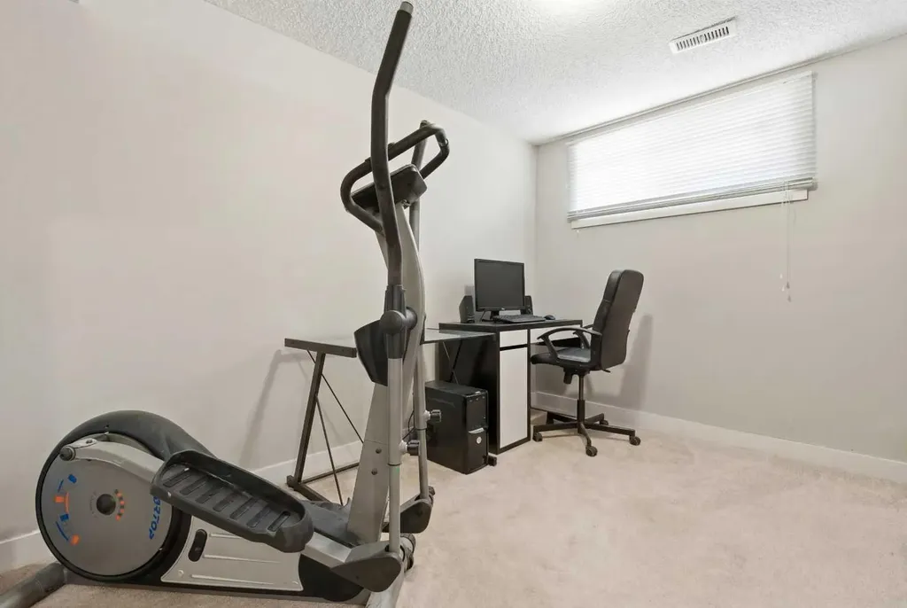 263 Doverview Crescent SE Calgary AB T2B1Y7