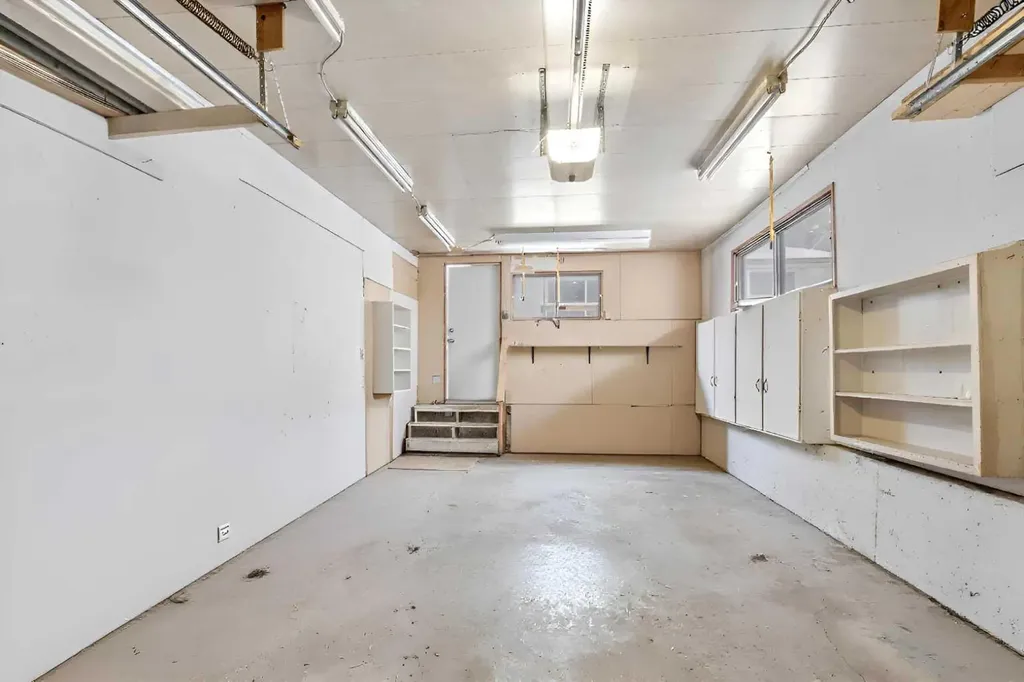 263 Doverview Crescent SE Calgary AB T2B1Y7
