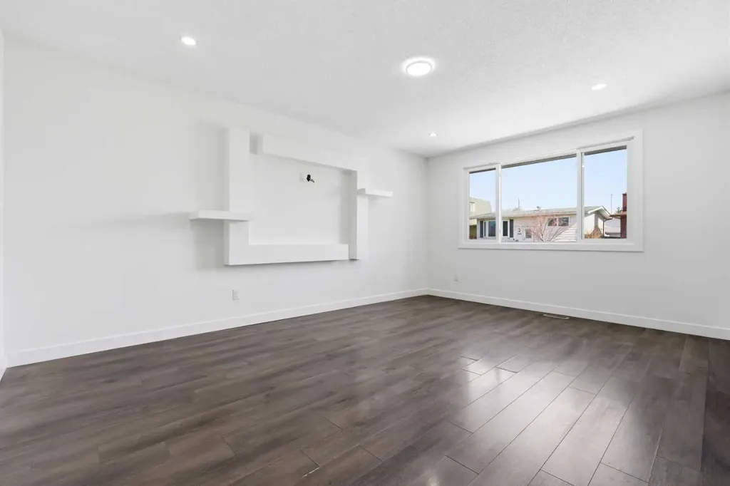 263 Doverview Crescent SE Calgary AB T2B1Y7