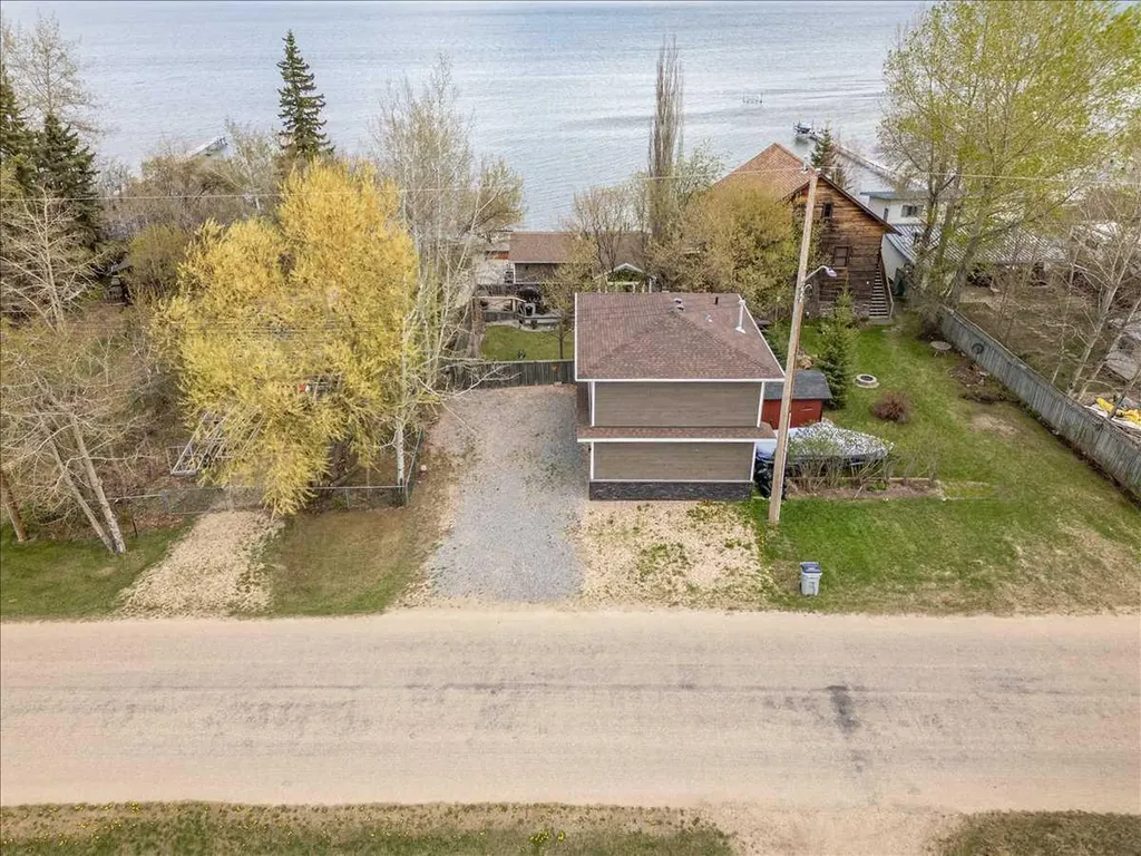 17 Lakeshore Drive Grandview AB T0C 2V0