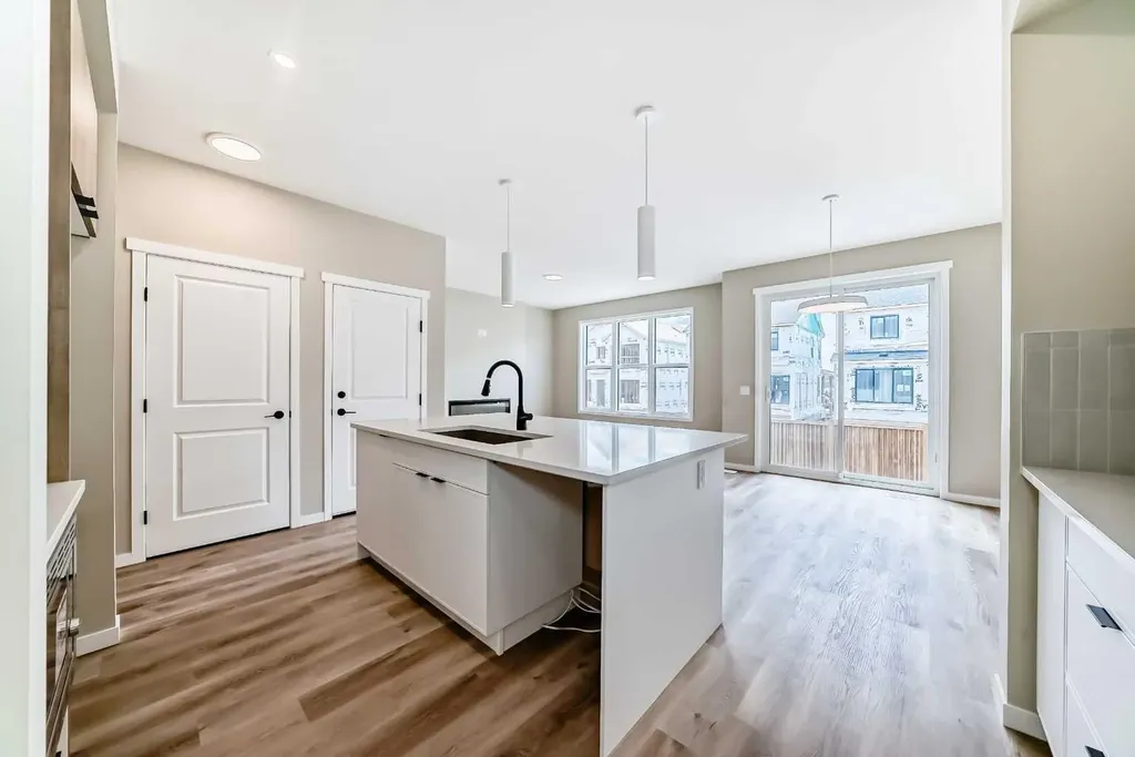 1085 Sawgrass Link NW Airdrie AB T4B5V2