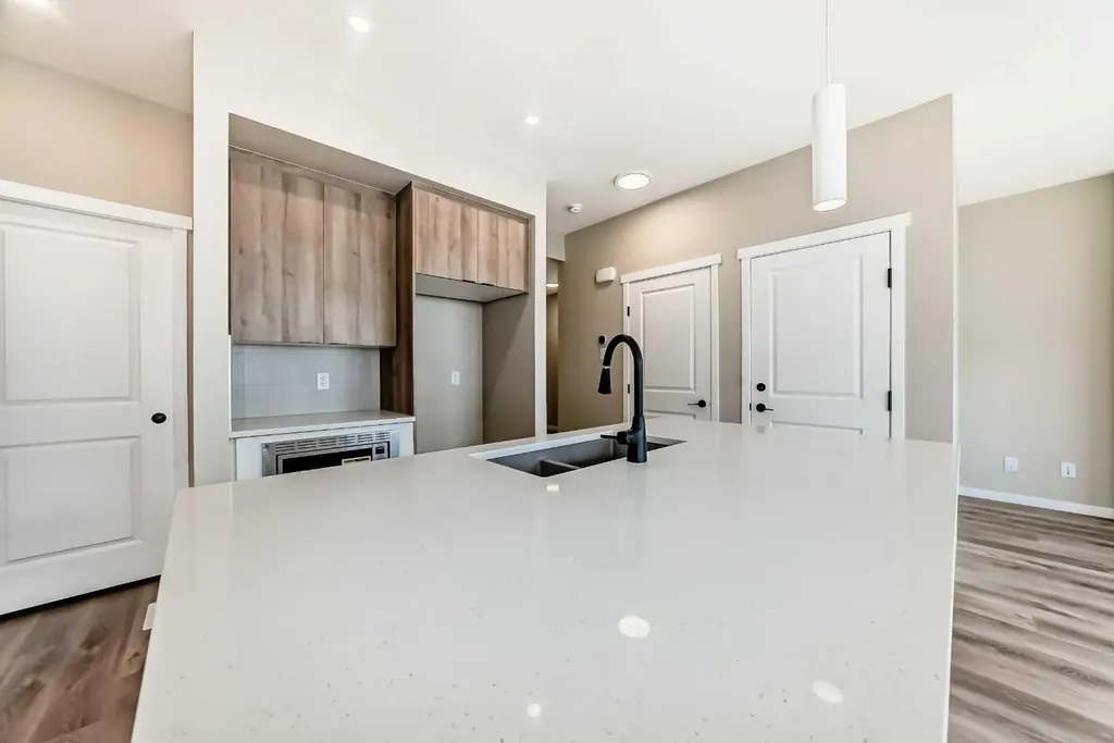 1085 Sawgrass Link NW Airdrie AB T4B5V2