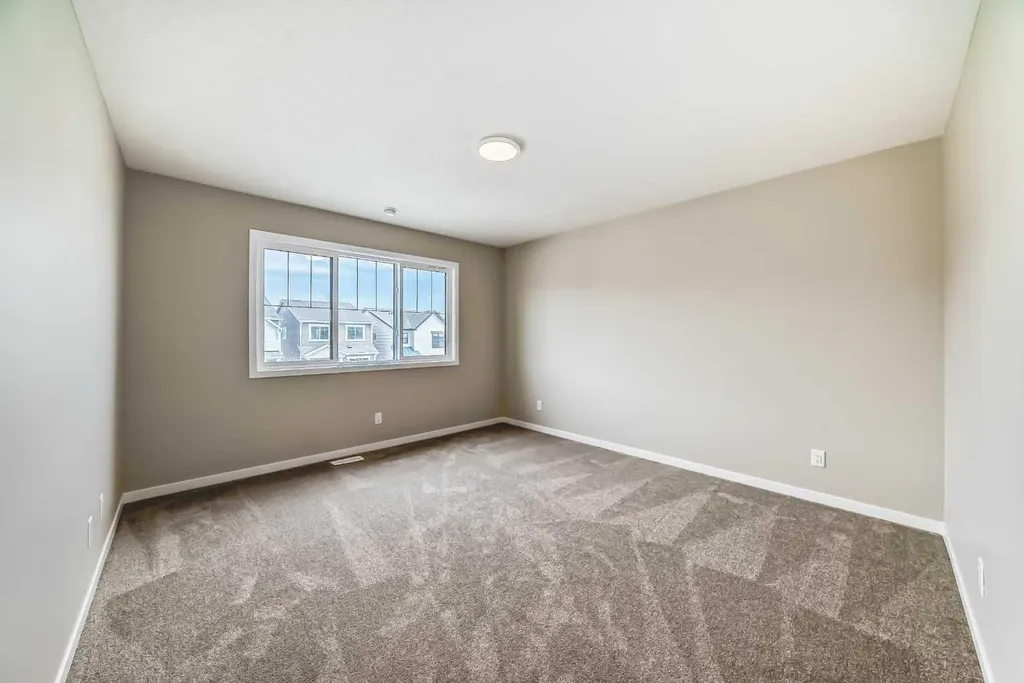 1085 Sawgrass Link NW Airdrie AB T4B5V2
