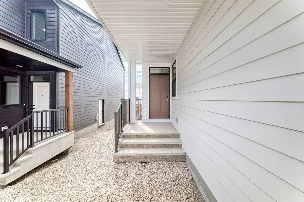 1085 Sawgrass Link NW Airdrie AB T4B5V2