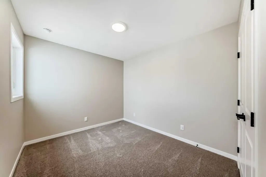 1085 Sawgrass Link NW Airdrie AB T4B5V2