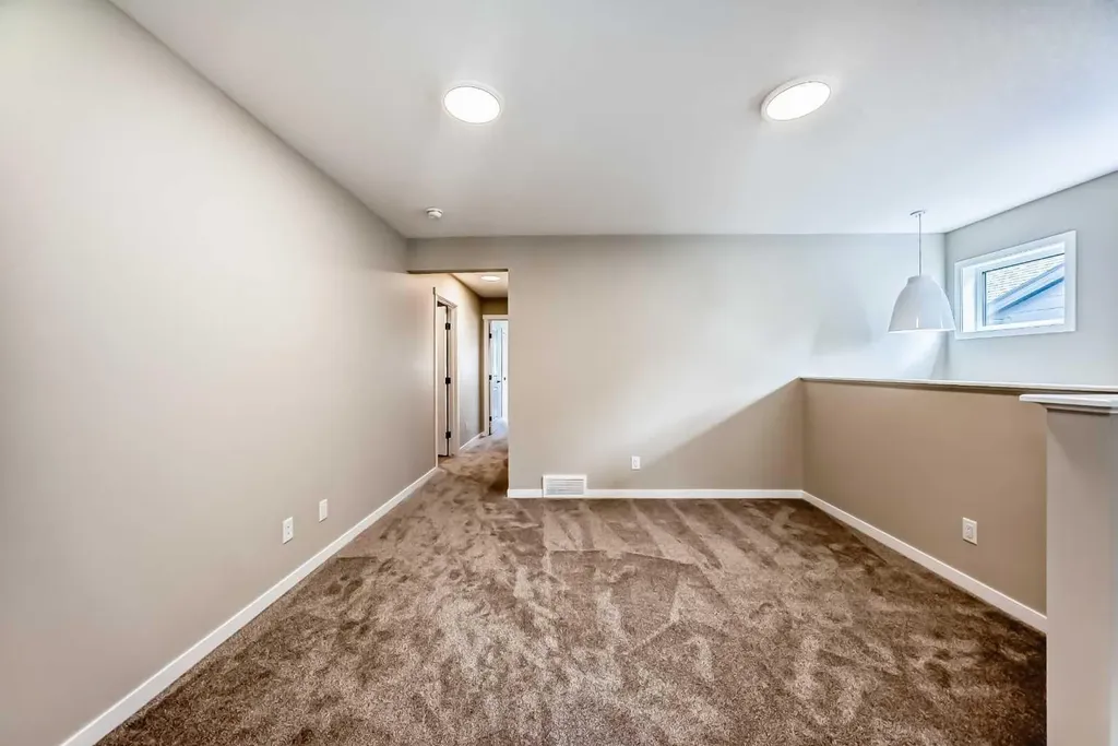 1085 Sawgrass Link NW Airdrie AB T4B5V2