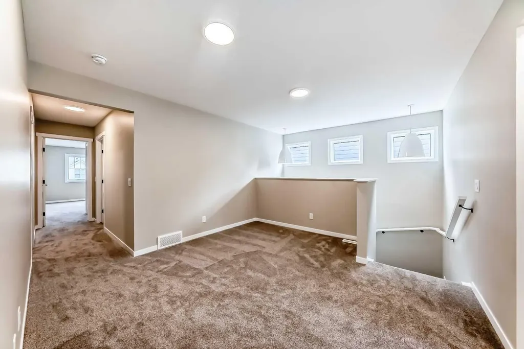 1085 Sawgrass Link NW Airdrie AB T4B5V2