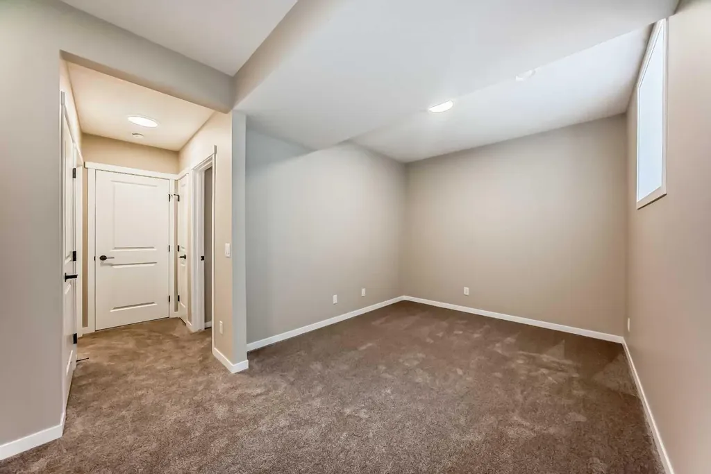 1085 Sawgrass Link NW Airdrie AB T4B5V2