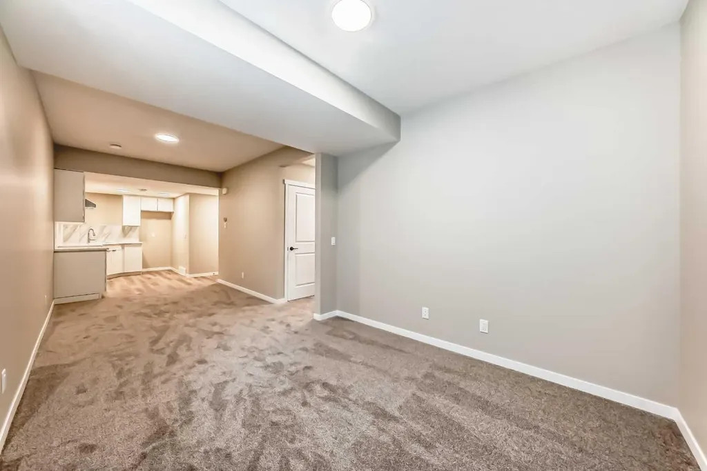1085 Sawgrass Link NW Airdrie AB T4B5V2
