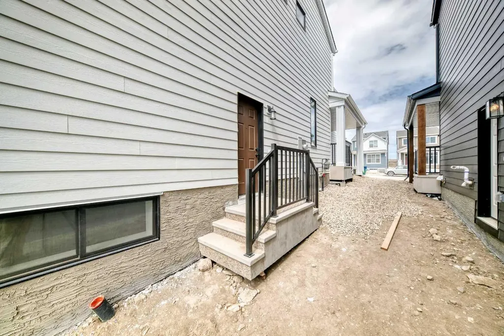 1085 Sawgrass Link NW Airdrie AB T4B5V2