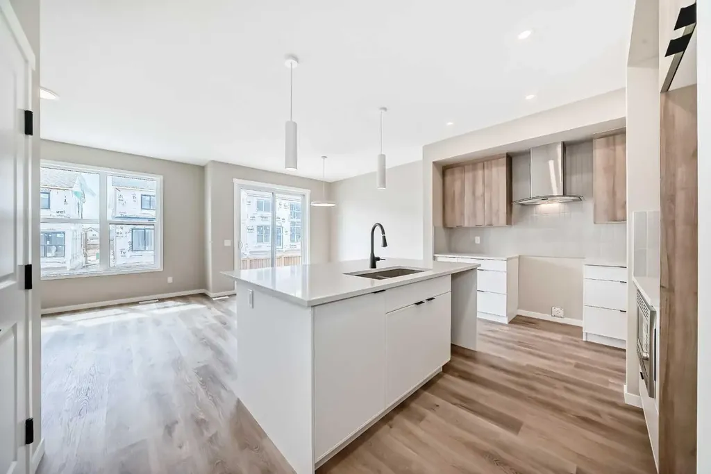 1085 Sawgrass Link NW Airdrie AB T4B5V2