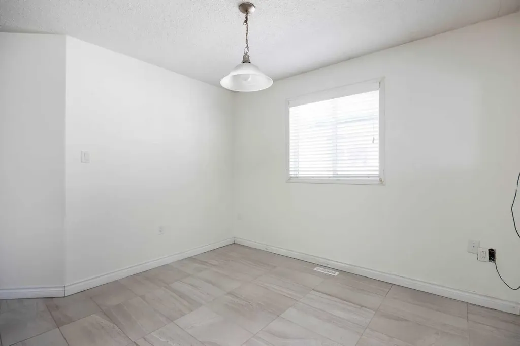 129 Lightbown Way Fort Mcmurray AB T9K 2R1