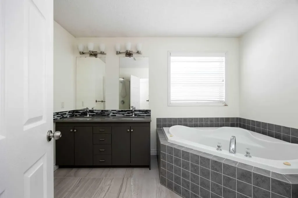 129 Lightbown Way Fort Mcmurray AB T9K 2R1