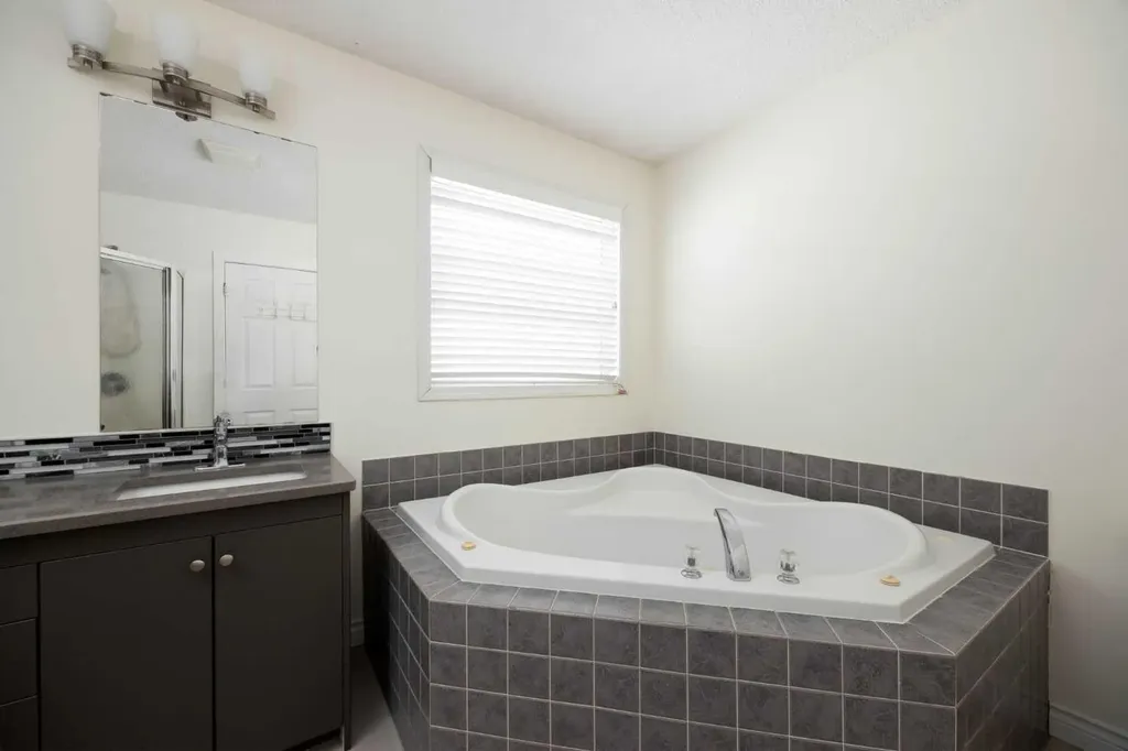 129 Lightbown Way Fort Mcmurray AB T9K 2R1