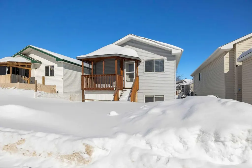 129 Lightbown Way Fort Mcmurray AB T9K 2R1