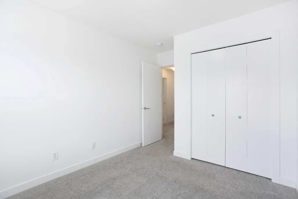 438 Copperstone Manor SE Calgary AB T2Z 5G4