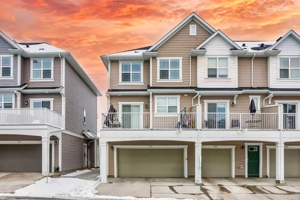 438 Copperstone Manor SE Calgary AB T2Z 5G4