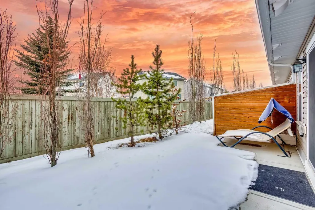 438 Copperstone Manor SE Calgary AB T2Z 5G4
