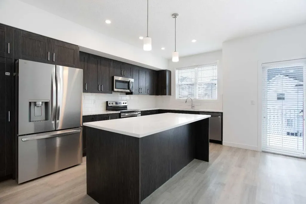 438 Copperstone Manor SE Calgary AB T2Z 5G4