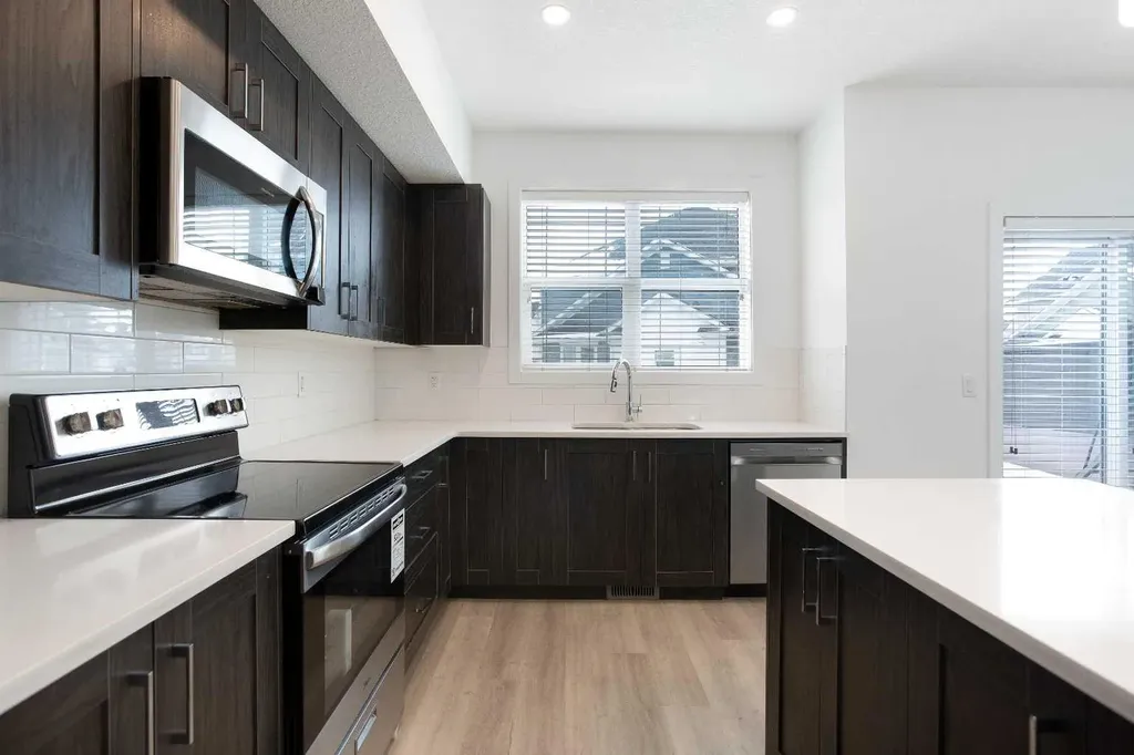 438 Copperstone Manor SE Calgary AB T2Z 5G4
