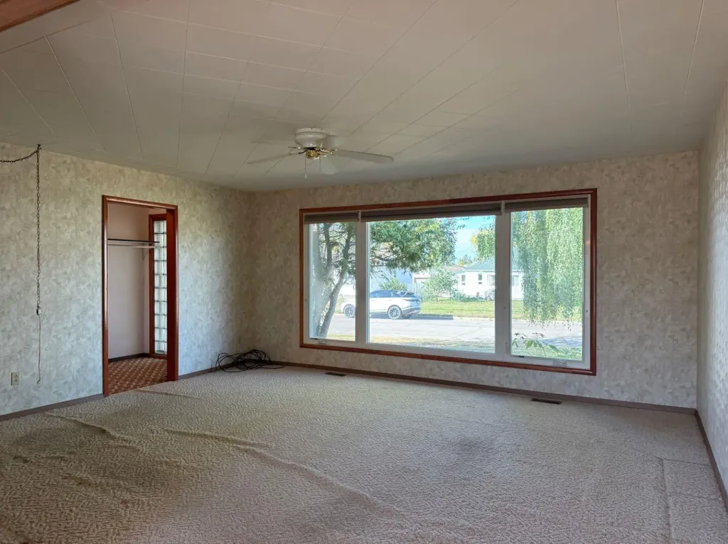 10317 114 Street Fairview AB T0H 1L0