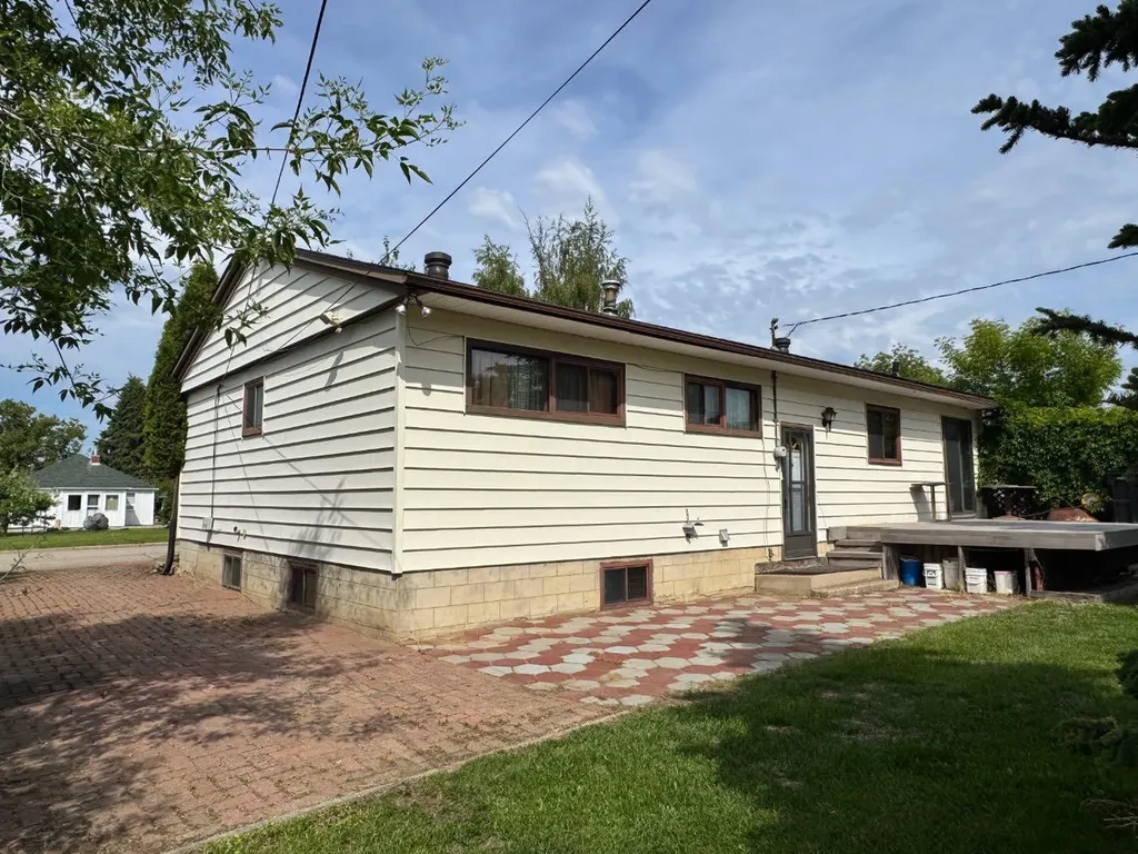 10317 114 Street Fairview AB T0H 1L0