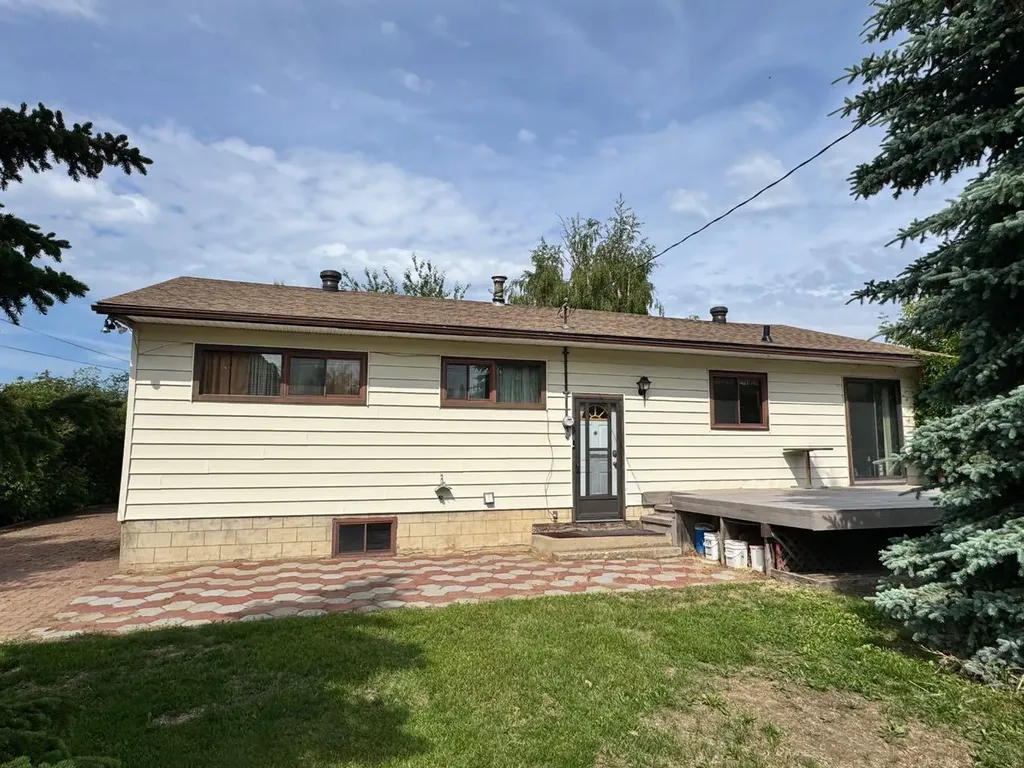 10317 114 Street Fairview AB T0H 1L0