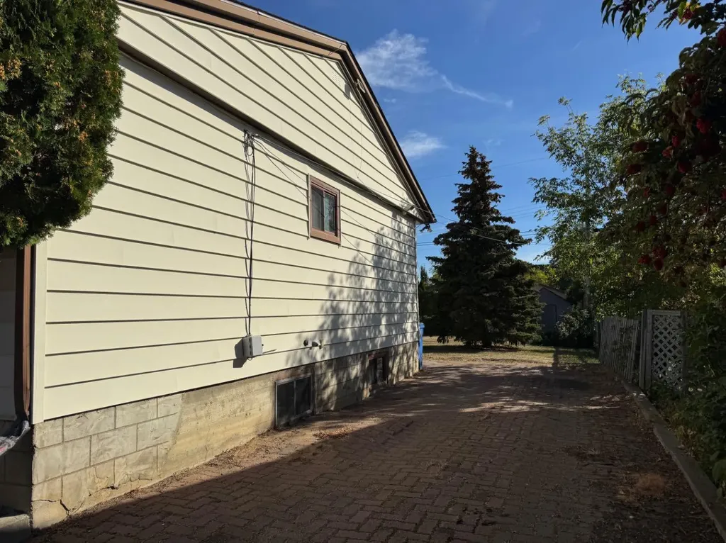 10317 114 Street Fairview AB T0H 1L0