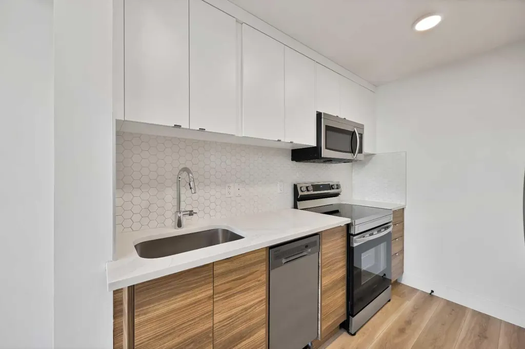 10060 46 Street NE Calgary AB T3J 2H8