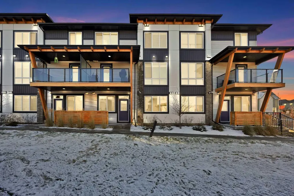 10060 46 Street NE Calgary AB T3J 2H8