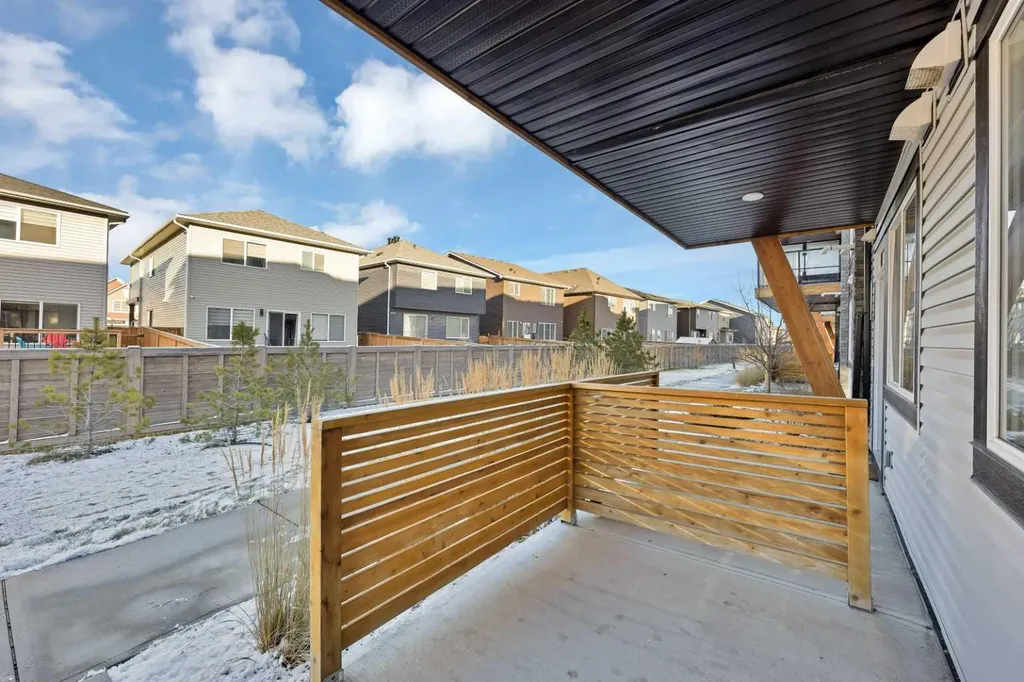 10060 46 Street NE Calgary AB T3J 2H8