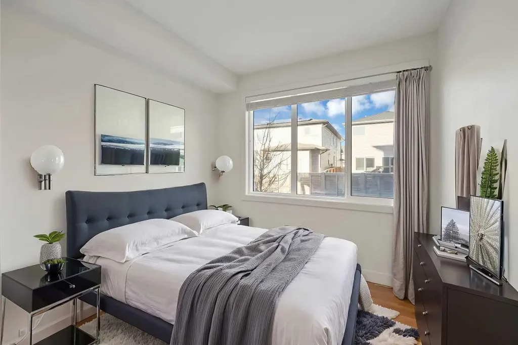 10060 46 Street NE Calgary AB T3J 2H8