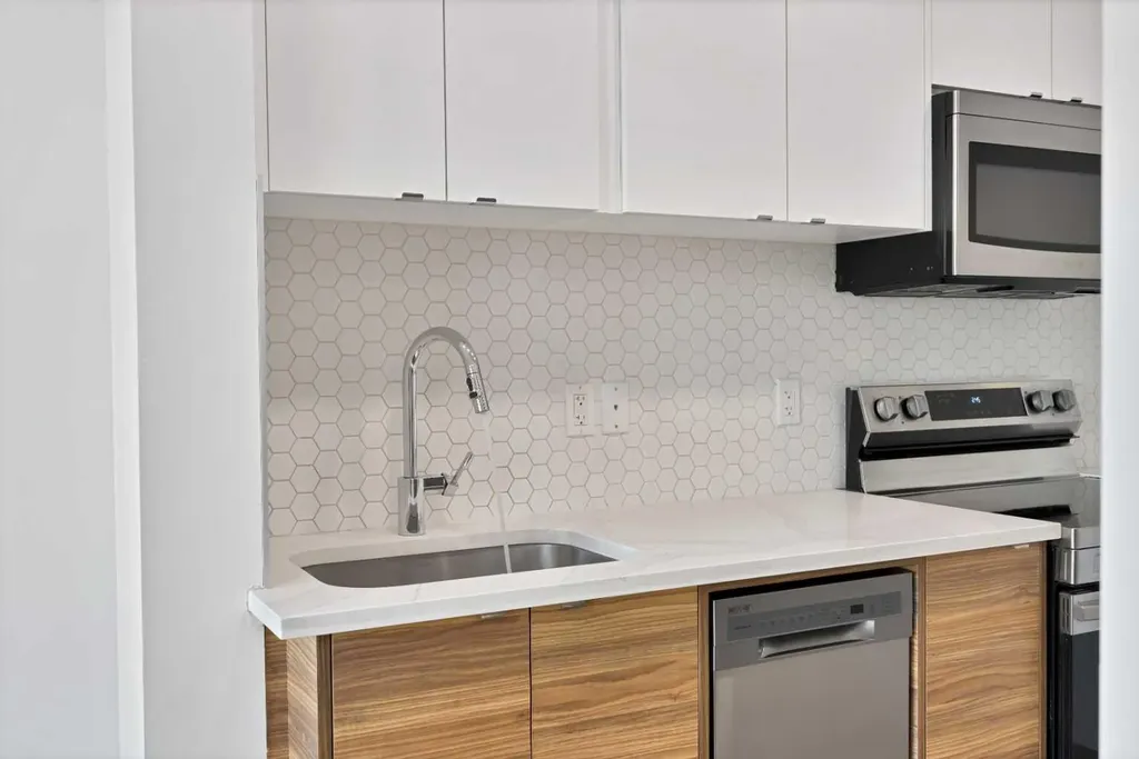 10060 46 Street NE Calgary AB T3J 2H8